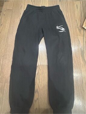 Nike Boys Black Joggers Size M (10–12 Years) Athletic Sweatpants